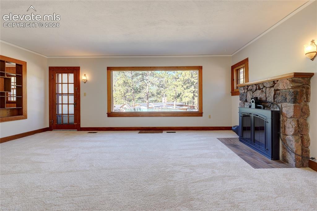 Image 7 of 39: Living Room
