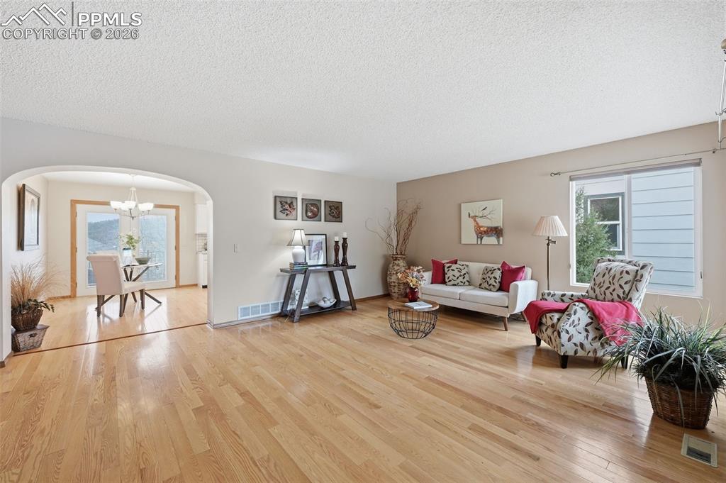 Image 9 of 32: Living Room