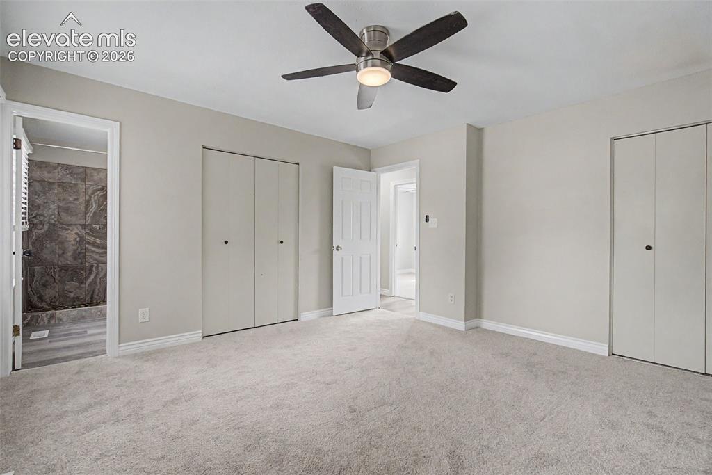 Image 14 of 32: Bedroom
