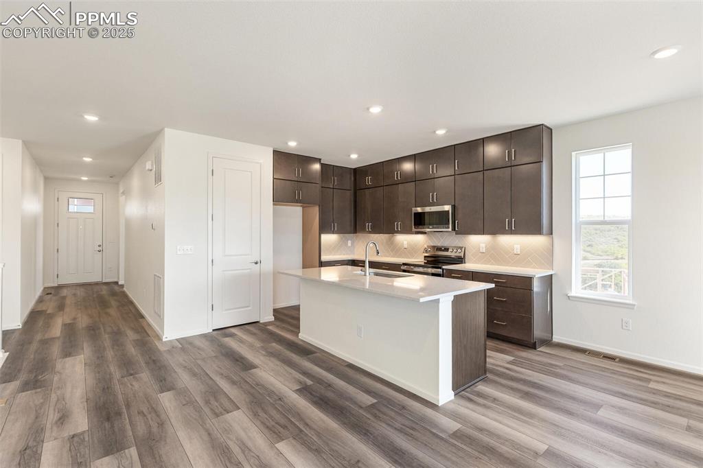 Image 10 of 37: Kitchen