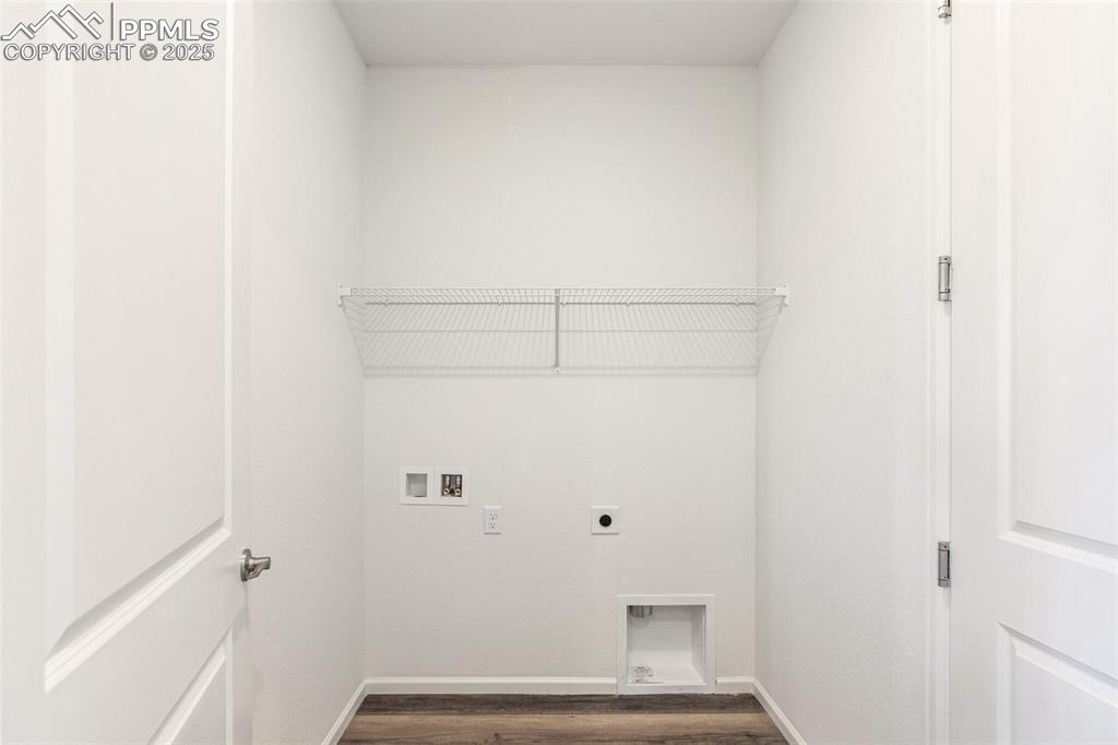 Image 27 of 37: Laundry