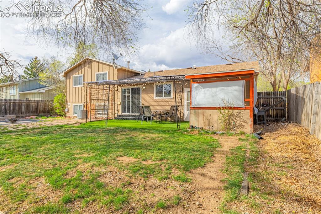 Image 13 of 40: Back of Structure