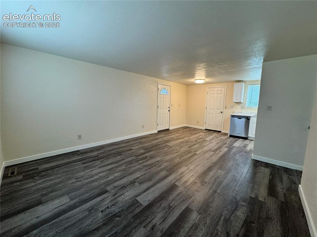Image 10 of 16: Living Room
