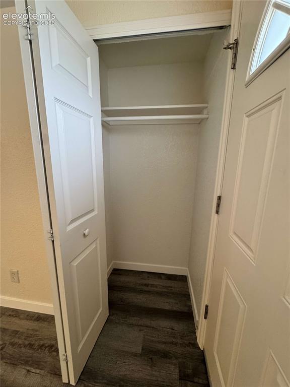 Image 15 of 16: Closet