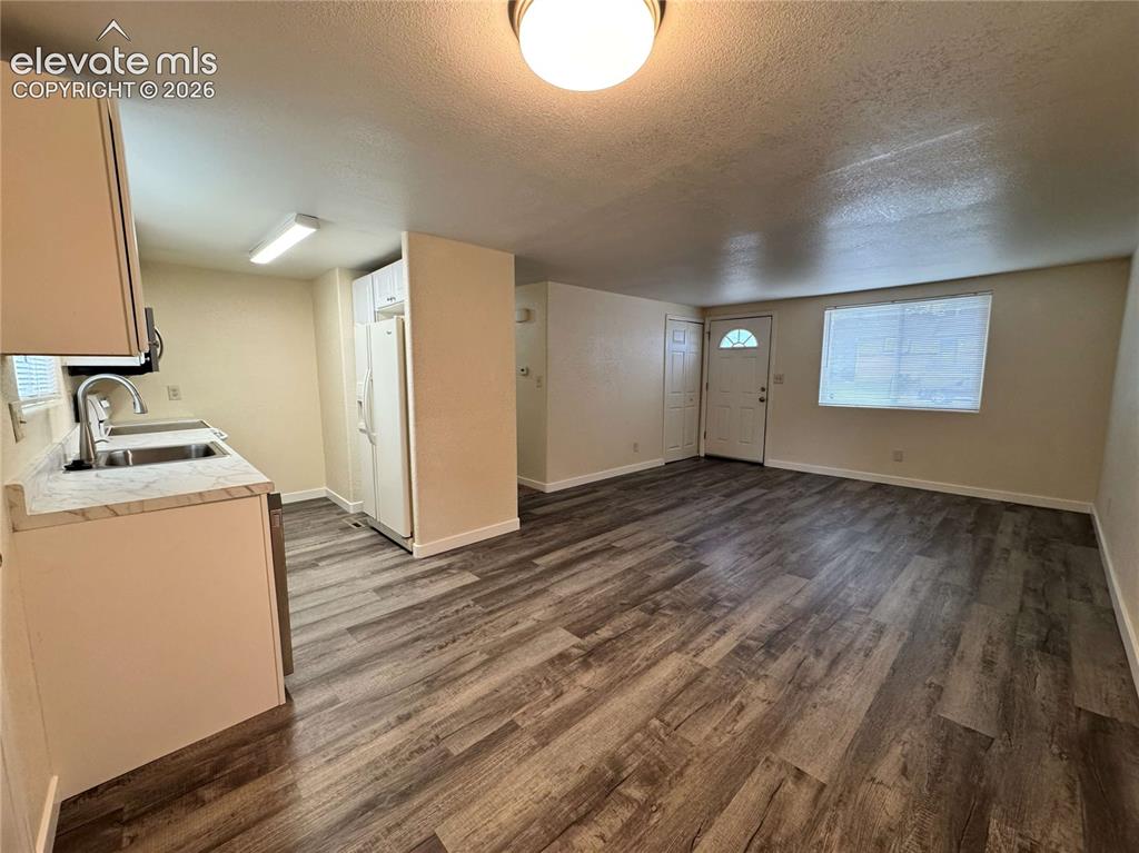 Image 8 of 16: Kitchen