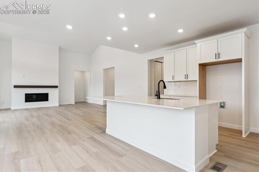 Image 13 of 22: Kitchen