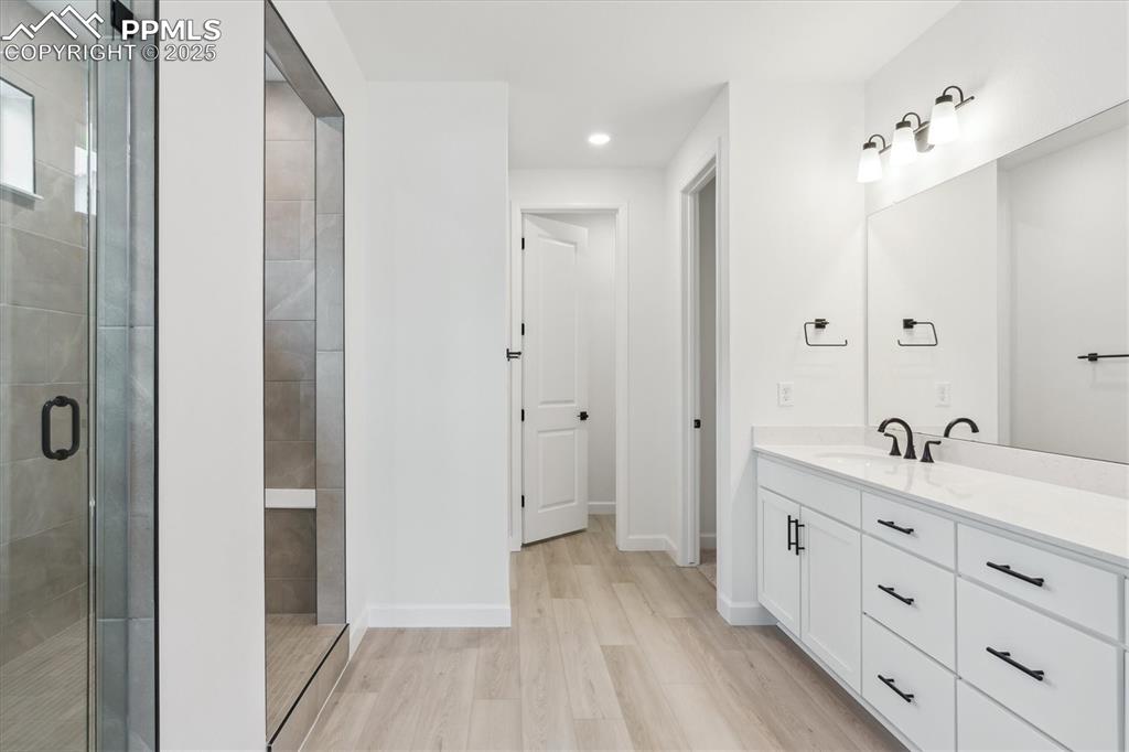 Image 16 of 22: Bathroom