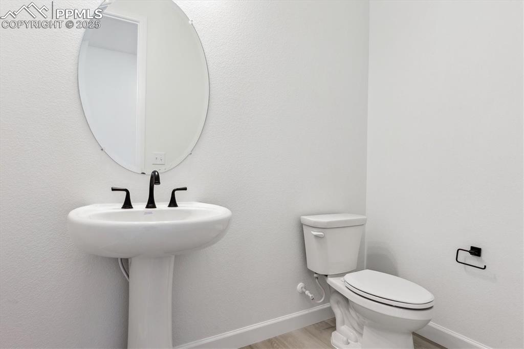 Image 6 of 22: Bathroom