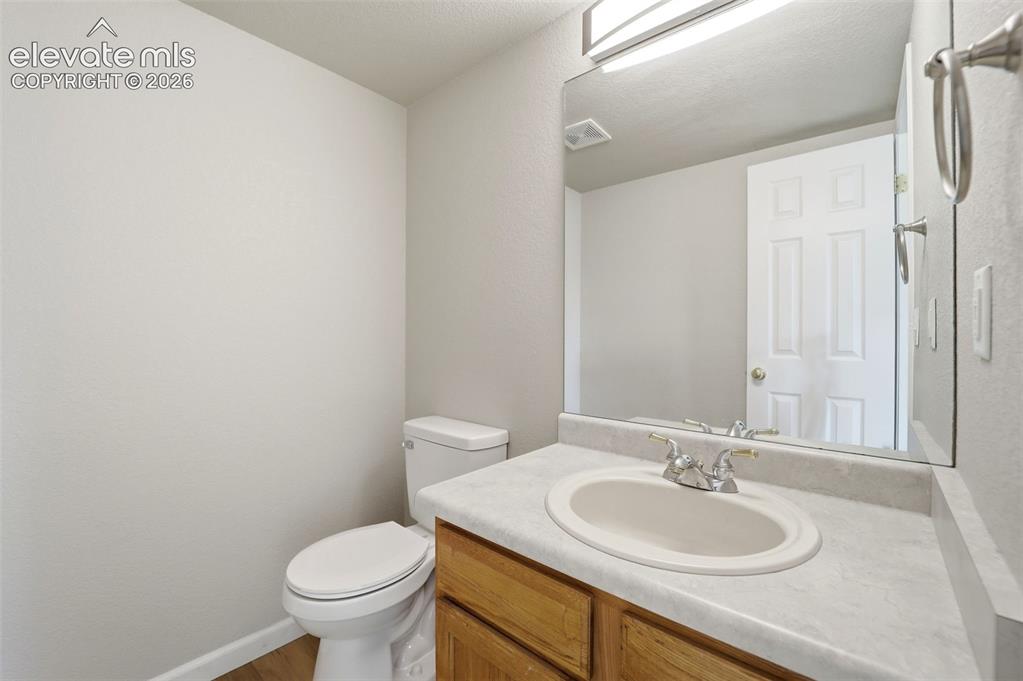 Image 8 of 50: Bathroom