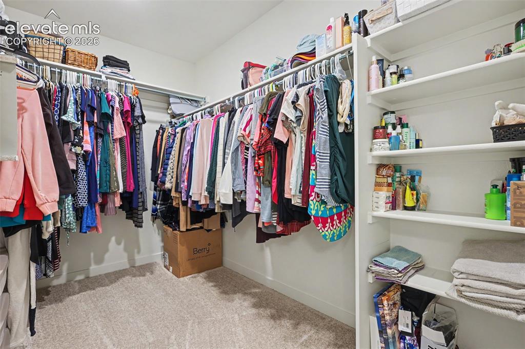 Image 19 of 47: Closet