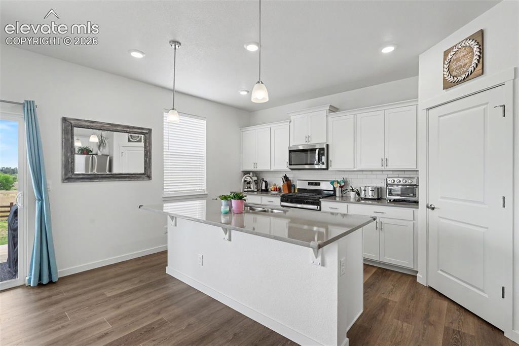 Image 9 of 47: Kitchen