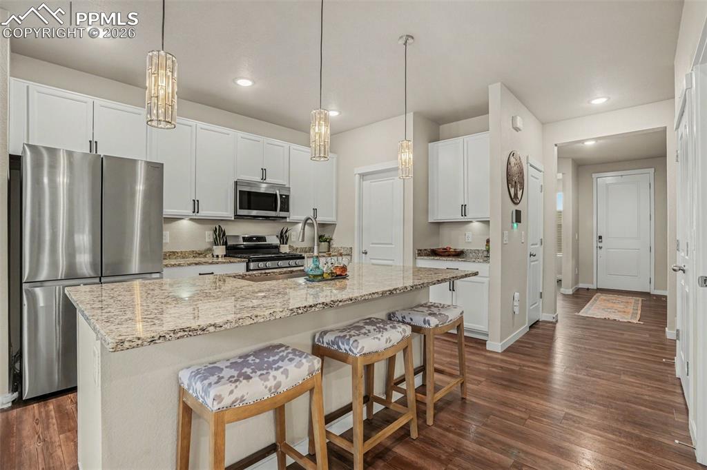 Image 10 of 41: Kitchen