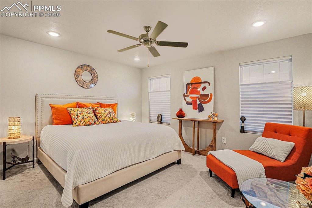 Image 19 of 41: Bedroom