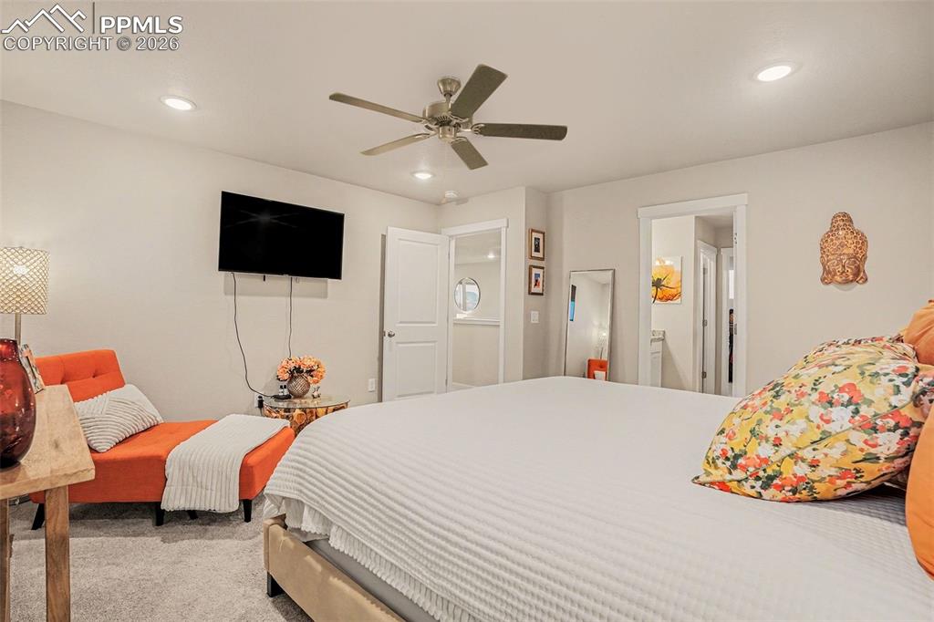 Image 20 of 41: Bedroom