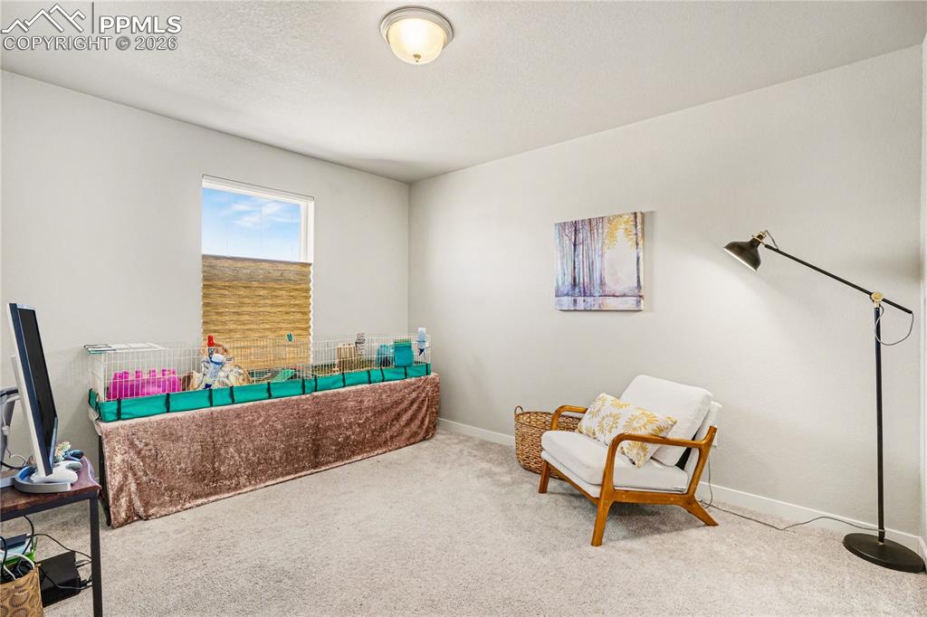 Image 28 of 41: Sitting Room