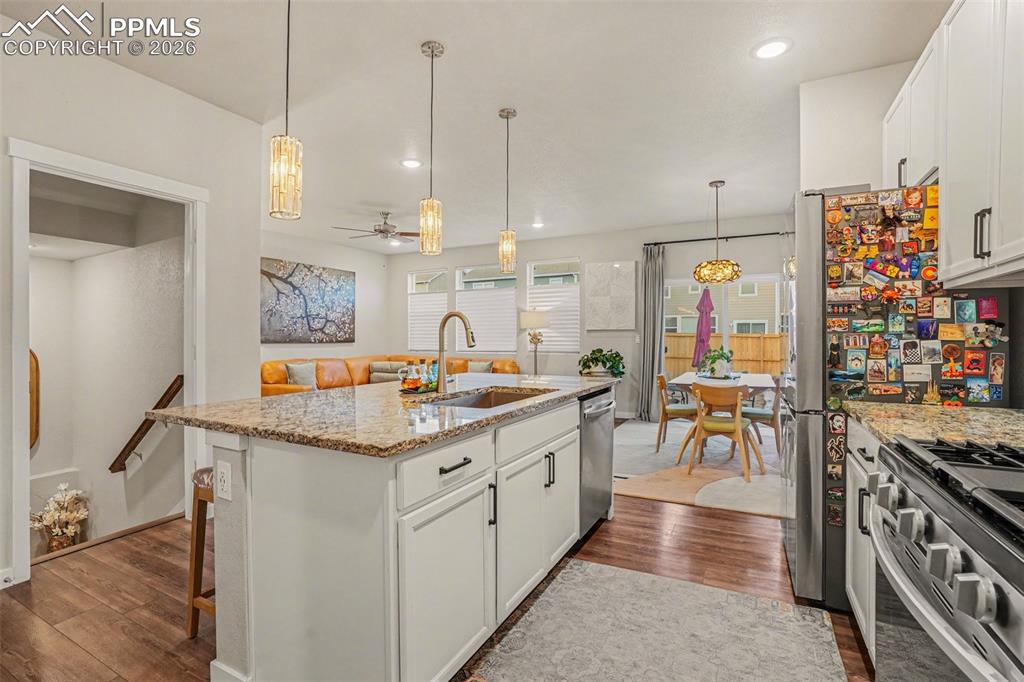 Image 9 of 41: Kitchen