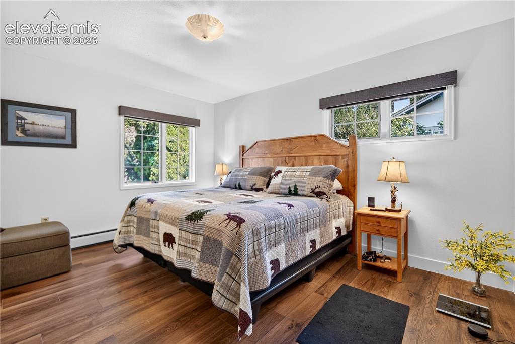 Image 10 of 21: Bedroom