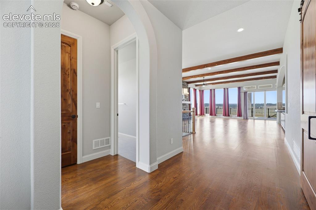 Image 5 of 50: Entrance Foyer