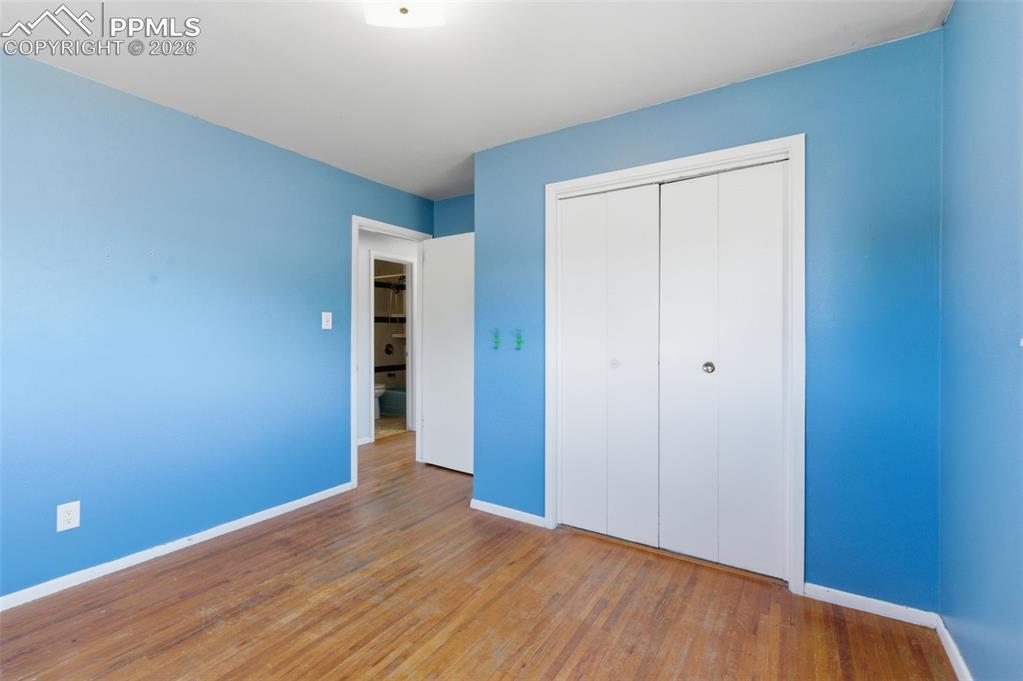 Image 16 of 30: Bedroom