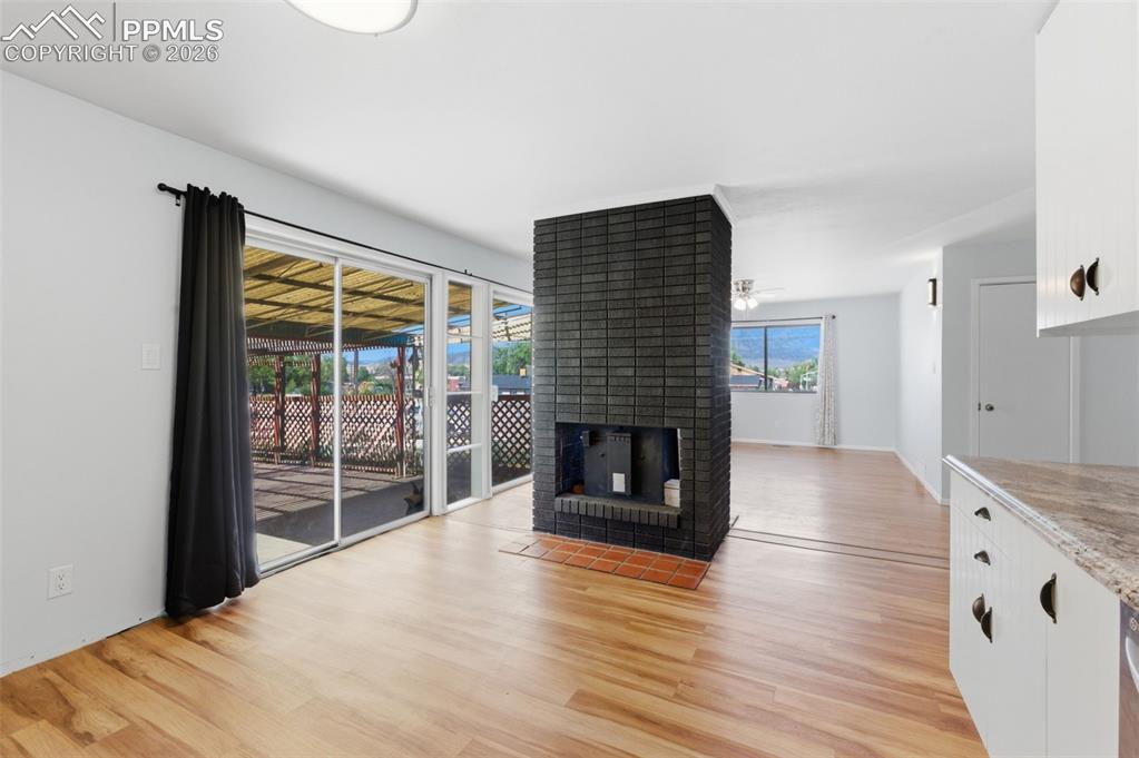 Image 7 of 30: Living Room