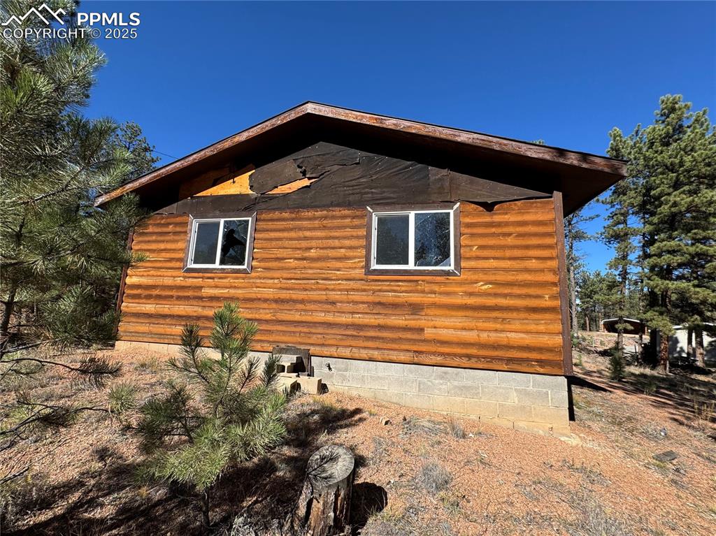 Image 25 of 35: Side of Structure