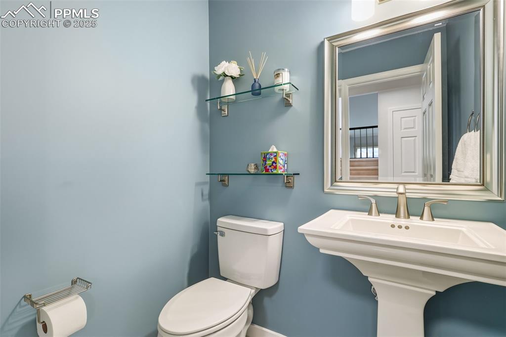 Image 10 of 49: Bathroom