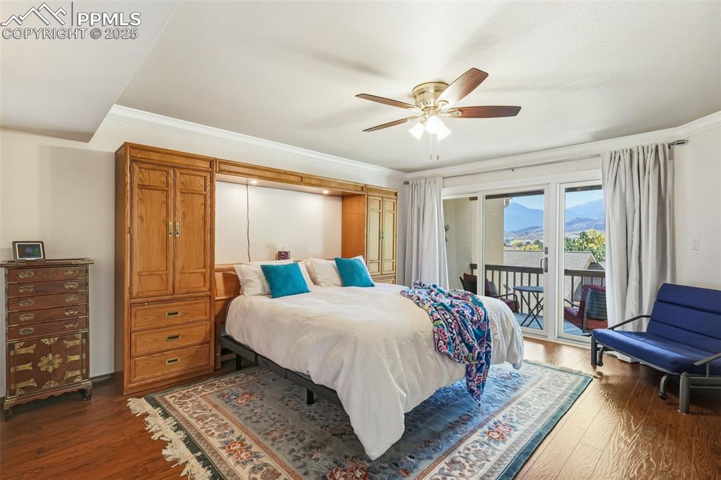 Image 16 of 49: Bedroom