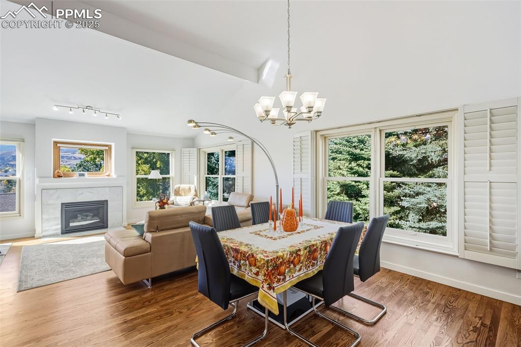 Image 8 of 49: Dining Area