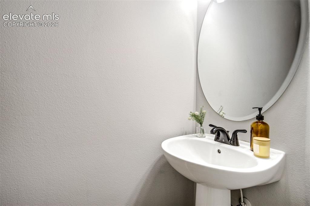 Image 15 of 49: Bathroom