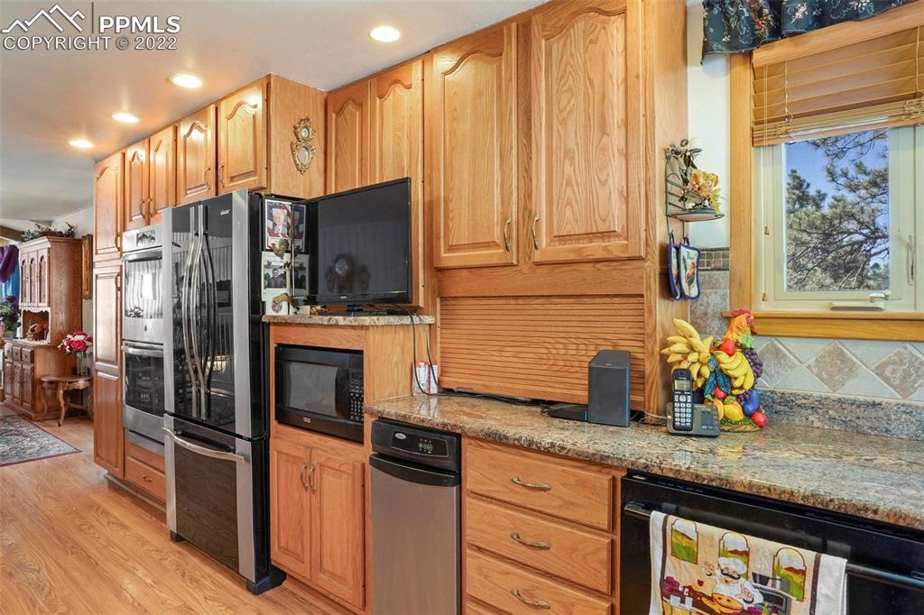 Listing 2054490, Image 17 of 48