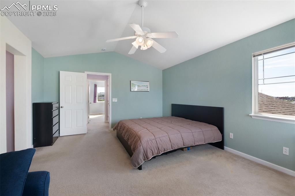 Image 14 of 41: Bedroom