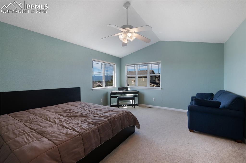 Image 15 of 41: Bedroom