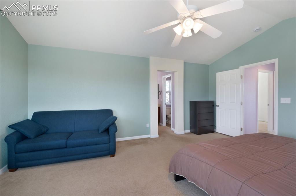 Image 18 of 41: Bedroom