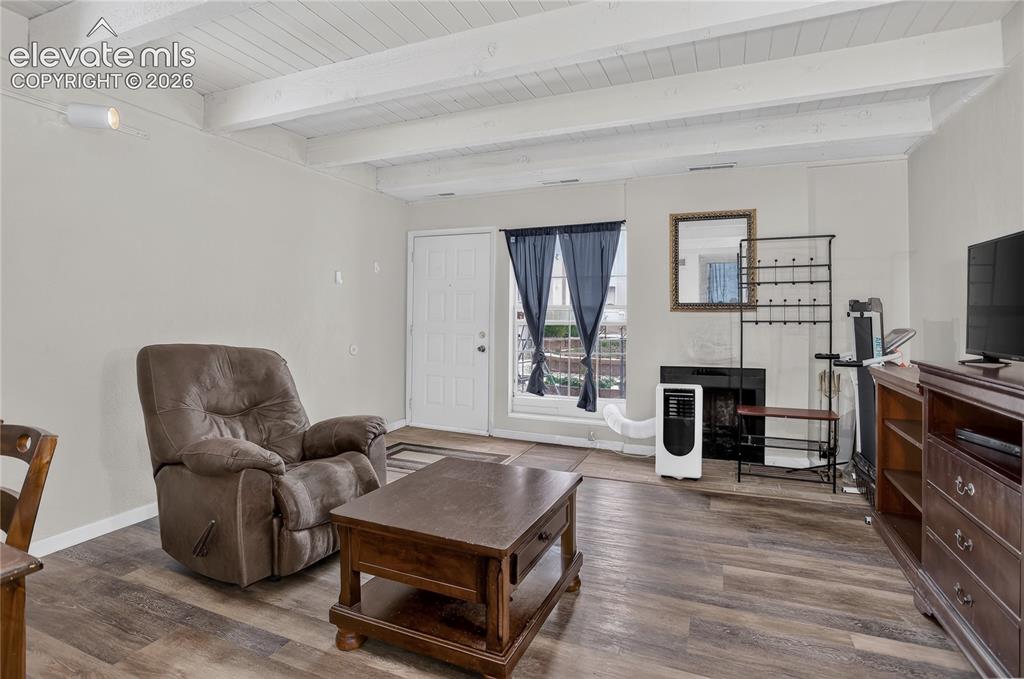 Image 9 of 27: Living Room