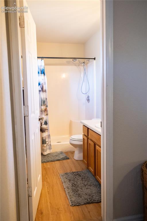 Image 12 of 47: Bathroom