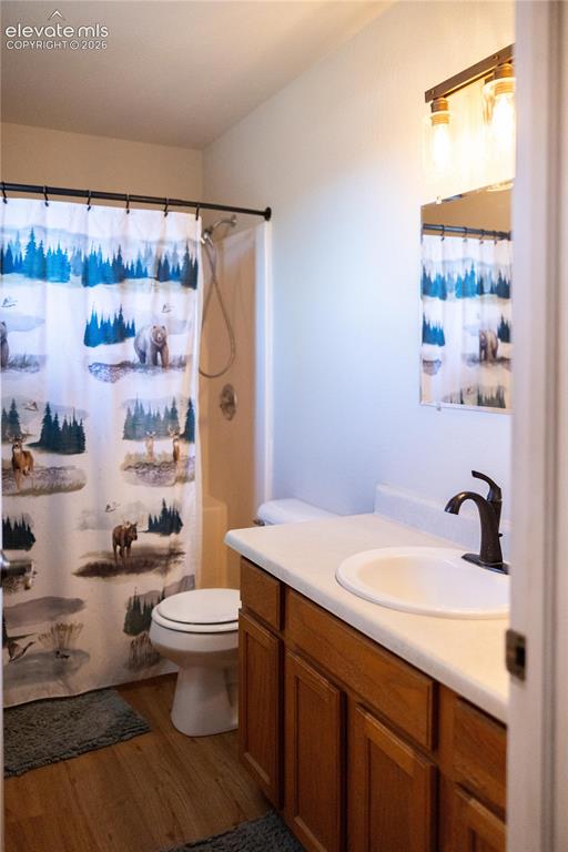 Image 14 of 47: Bathroom