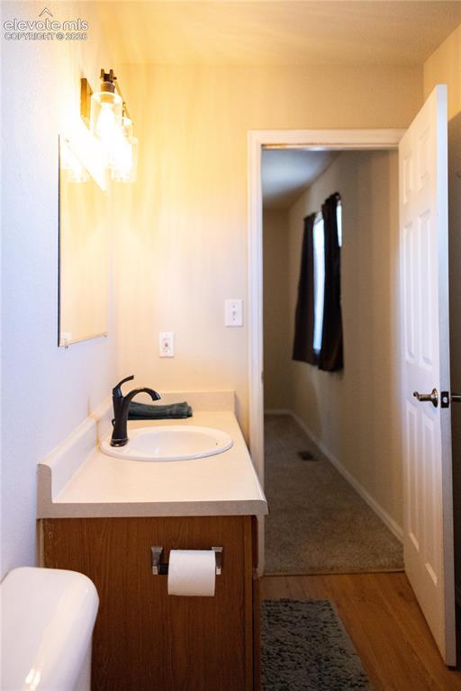 Image 15 of 47: Bathroom