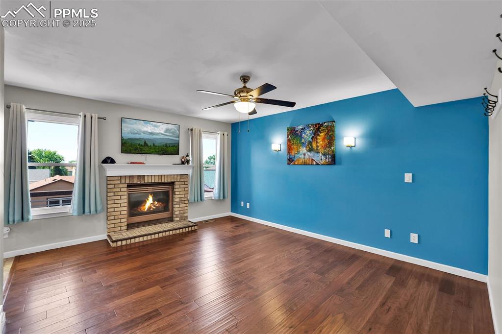 Image 13 of 39: Living Room