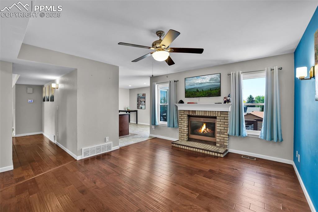 Image 14 of 39: Living Room