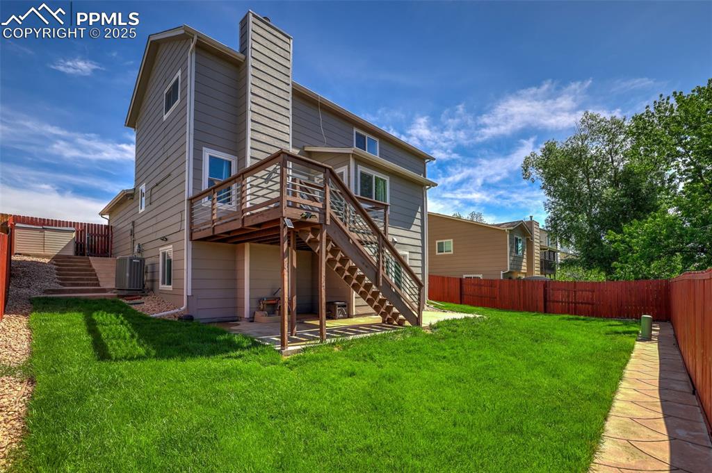 Image 35 of 39: Back of Structure