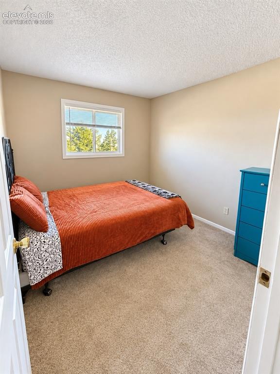 Image 17 of 26: Bedroom