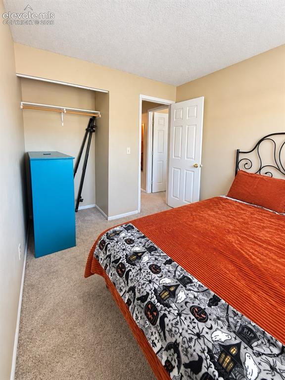 Image 18 of 26: Bedroom