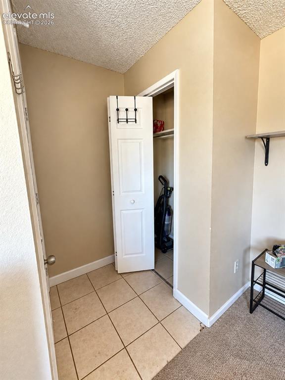 Image 4 of 26: Entry