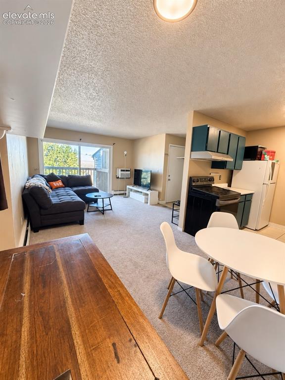 Image 5 of 26: Dining Area