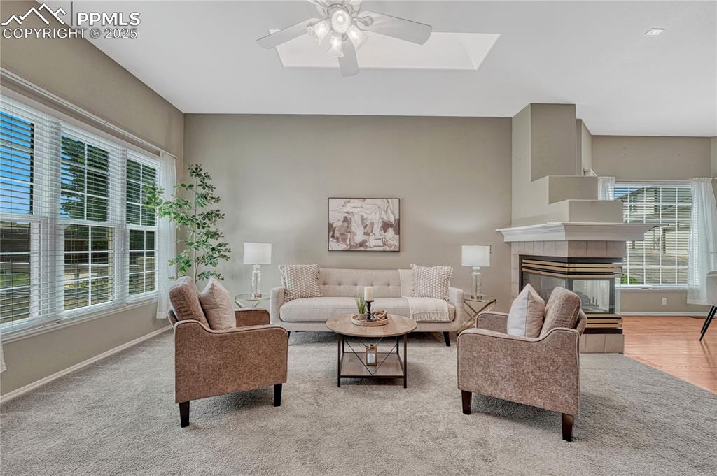 Image 2 of 47: Open floor plan!