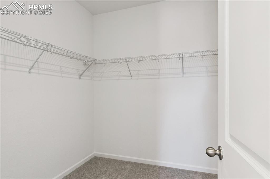 Image 15 of 16: Closet