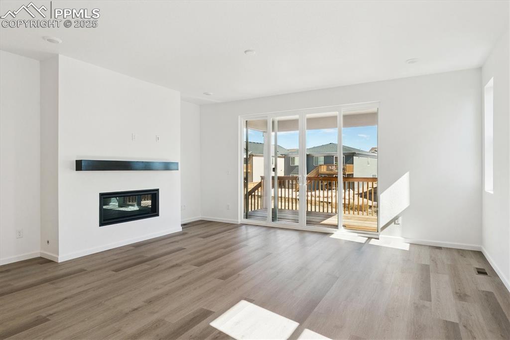 Image 9 of 16: Living Room