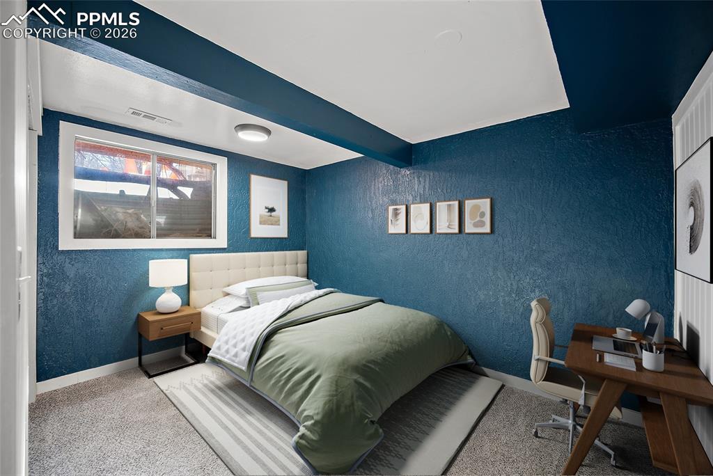 Image 28 of 36: Bedroom