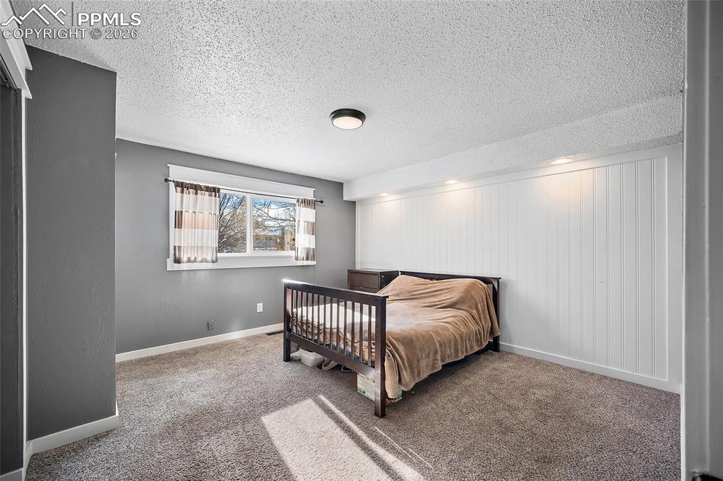 Image 5 of 36: Bedroom