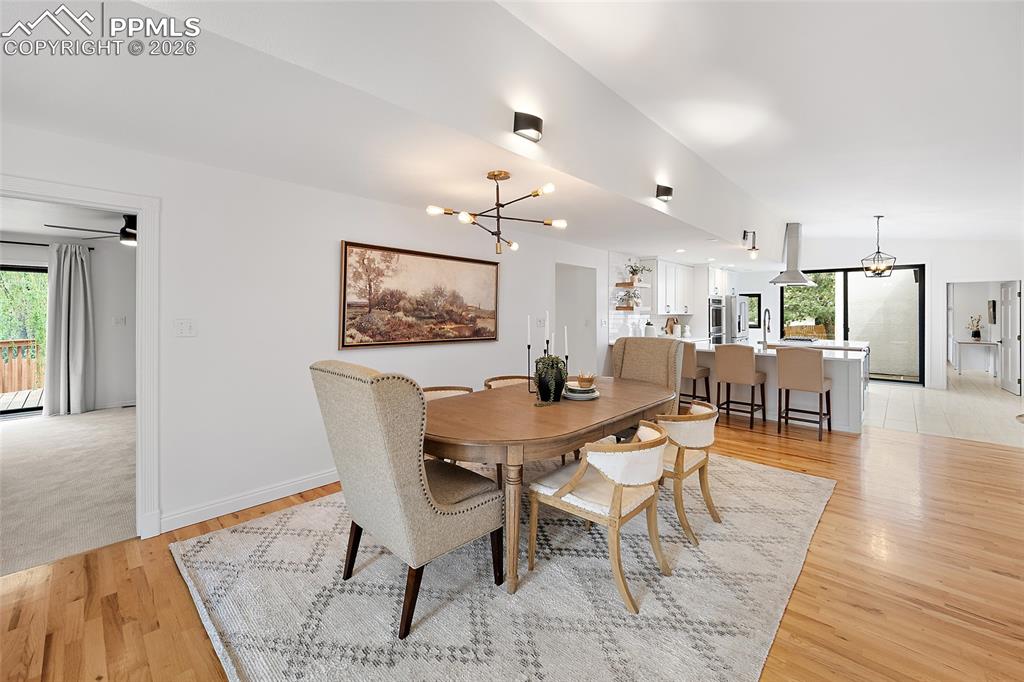 Image 13 of 46: Dining Area